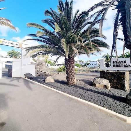 Apartamento Playa Bastian First Line Of The Sea Costa Teguise Exterior foto