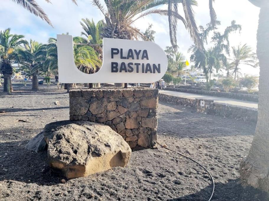 Apartamento Playa Bastian First Line Of The Sea Costa Teguise Exterior foto
