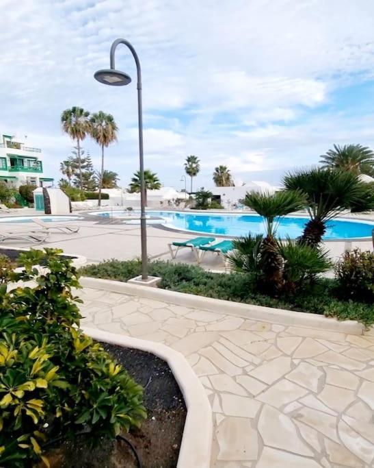 Apartamento Playa Bastian First Line Of The Sea Costa Teguise Exterior foto