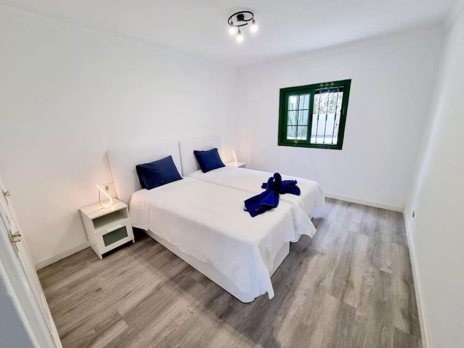 Apartamento Playa Bastian First Line Of The Sea Costa Teguise Exterior foto