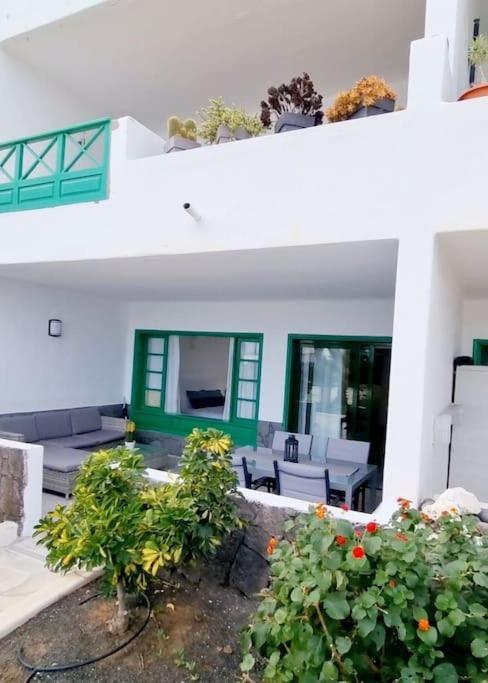 Apartamento Playa Bastian First Line Of The Sea Costa Teguise Exterior foto