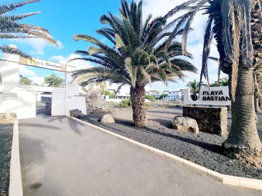 Apartamento Playa Bastian First Line Of The Sea Costa Teguise Exterior foto