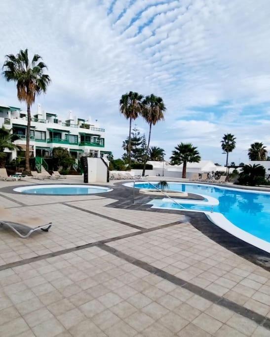 Apartamento Playa Bastian First Line Of The Sea Costa Teguise Exterior foto